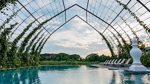 Infinity pool