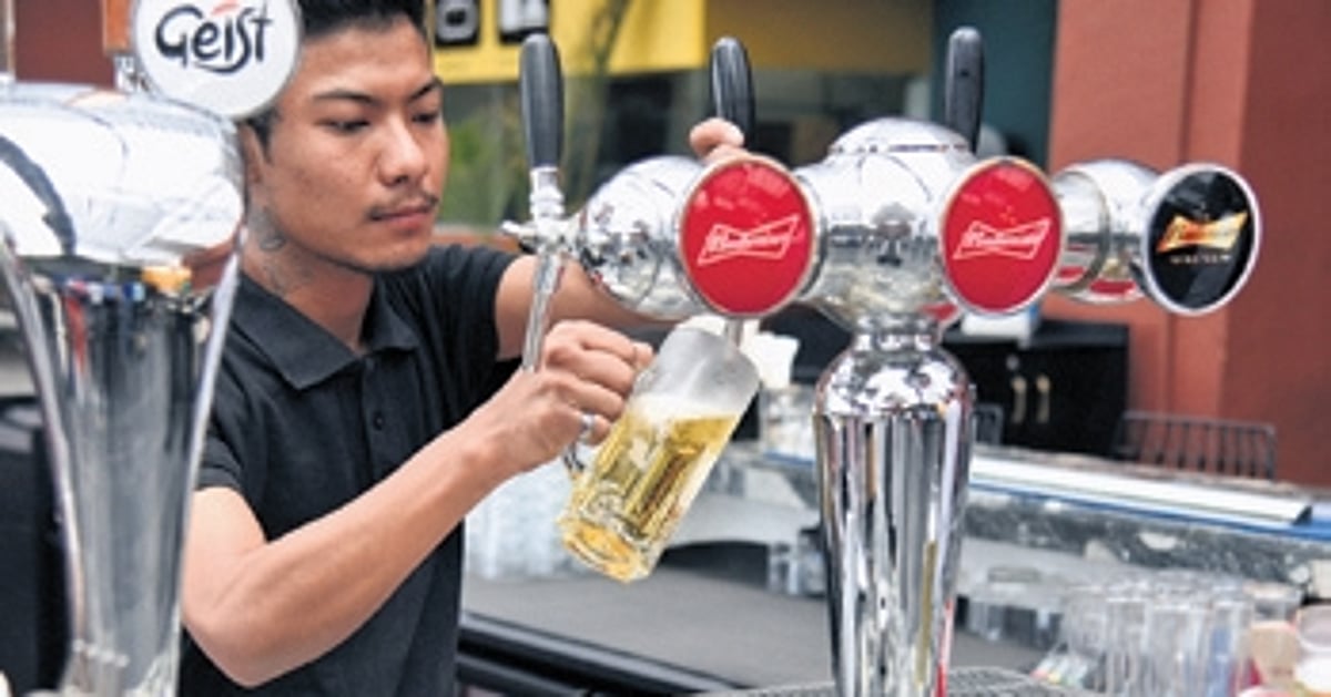 Beers, whiskeys get cheaper by 20-25% in Karnataka