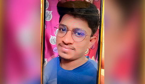 23-year-old NEET aspirant, Pradeep Mahich, allegedly hanged himself from a ceiling fan using his sister’s scarf.