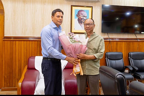Vice Chancellor of National Sports University, Shri Daljit Singh Choudhary (L) with Manipu Chief Minister Khemchand Yumnam