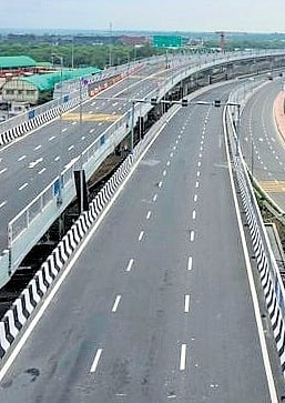 Govt to monitor state of highways, acquire survey vehicles to find potholes