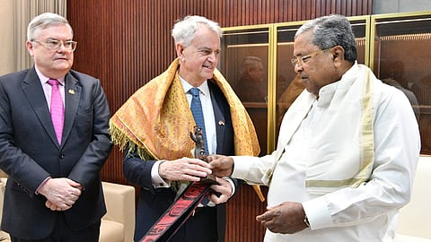 A delegation led by Canadian High Commissioner Chris Cooter today met Chief Minister Siddaramaiah at his Kaveri residence and discussed ways to enhance ties between the two countries.