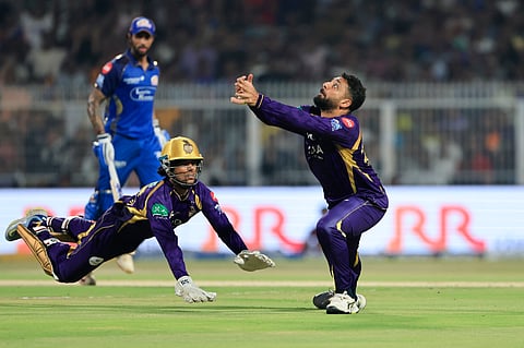 Varun Chakaravarthy collided with teammate Angkrish Raghuvanshi while attempting a catch during KKR's match against MI on Wednesday