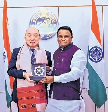 Chief Minister Mohan Charan Majhi with Japan Consul General Ishikawa Yoshihisa at Lok Seva Bhawan on Wednesday