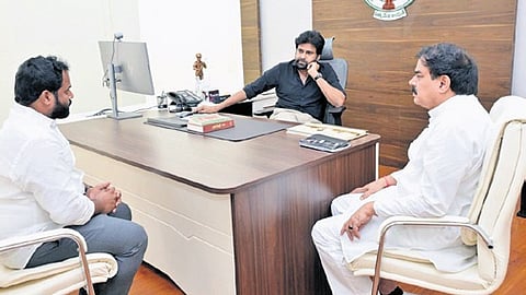 During the meeting, Sreedhar reportedly explained his stand to Pawan Kalyan.