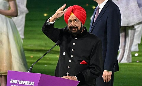  Raja Randhir Singh delivers a speech during the closing ceremony of the 2022 Asian Games