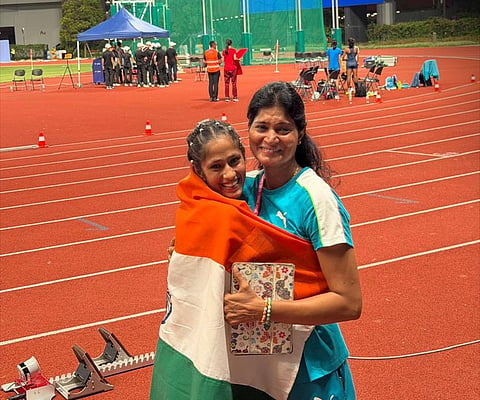 Pooja (L) with Sahana Kumari