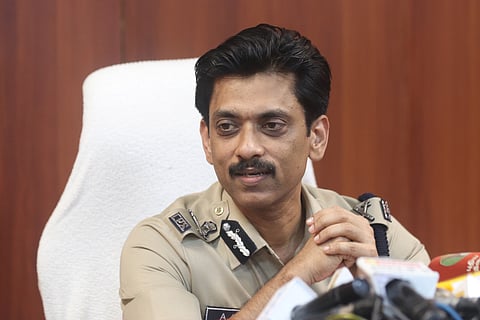 reater Chennai Police Commissioner Arun adress the media regarding the encounter took place at Taramani on Wednesday. 