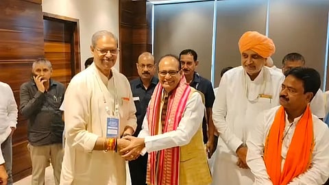 Deputy chief minister K V Singh Deo with Union Agriculture minister Shivraj Singh Chouhan at New Delhi.