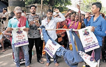 Soumya’s father Dushasan and other family members demanded conduct of polygraph test of the two women who had alleged that he had molested them. 