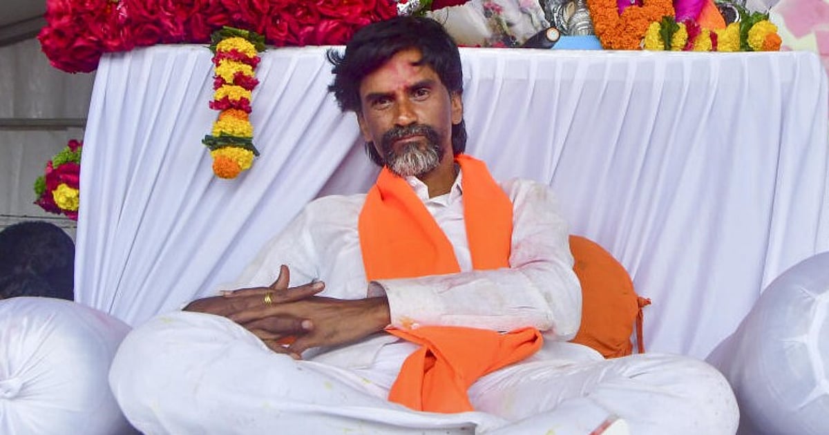 Maratha quota activist Manoj Jarange ends fast after government talks