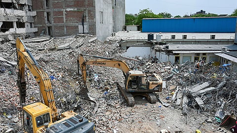 Saket building collapse