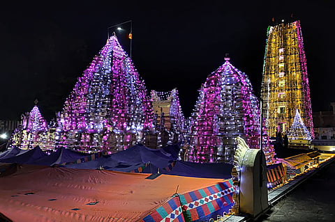 Palakollu ksheera ramalingeswara swamy temple land under encroachments in West Godavari. 