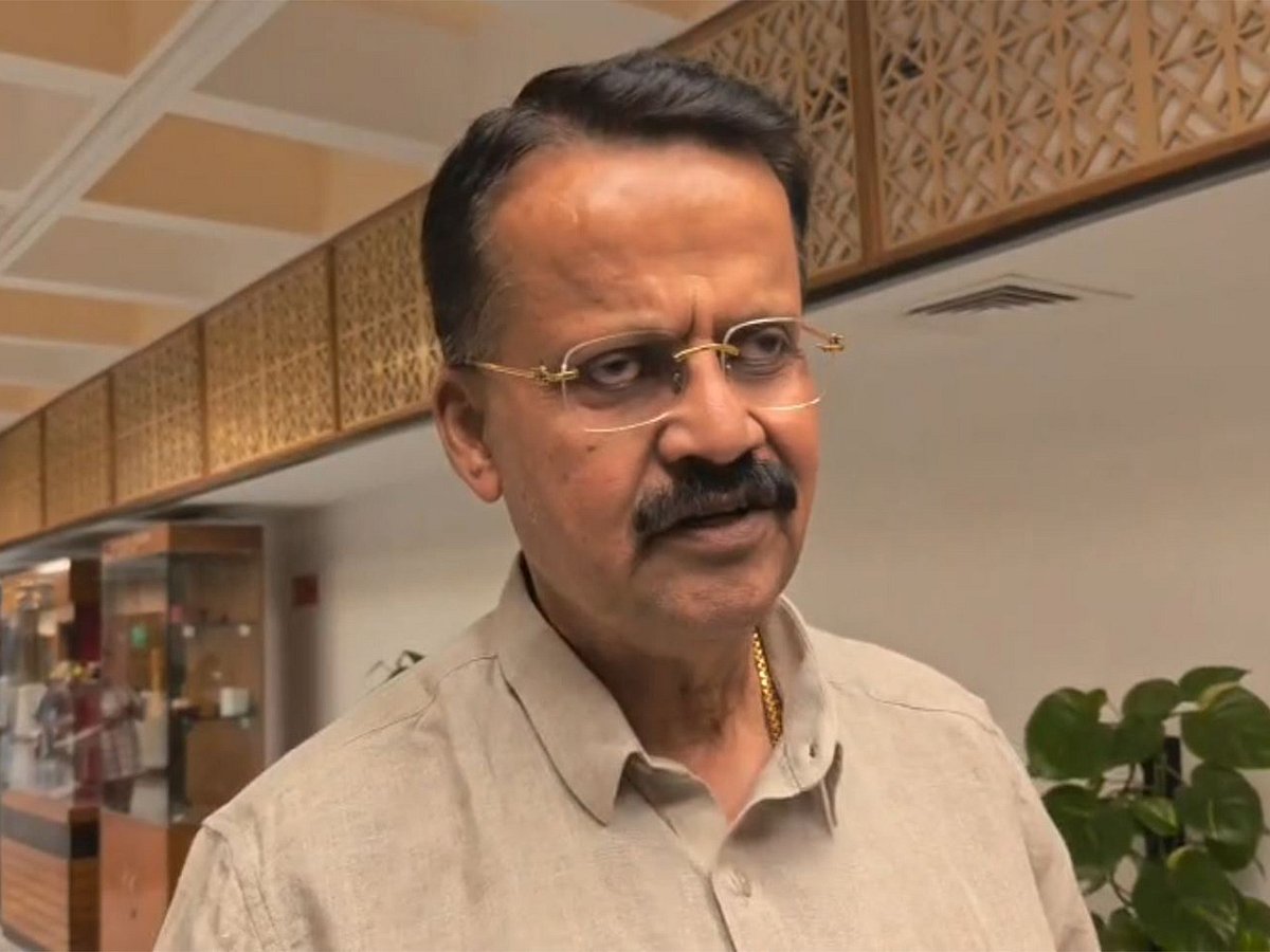 Parliamentary panel flags sluggish private investment, rupee depreciation concerns