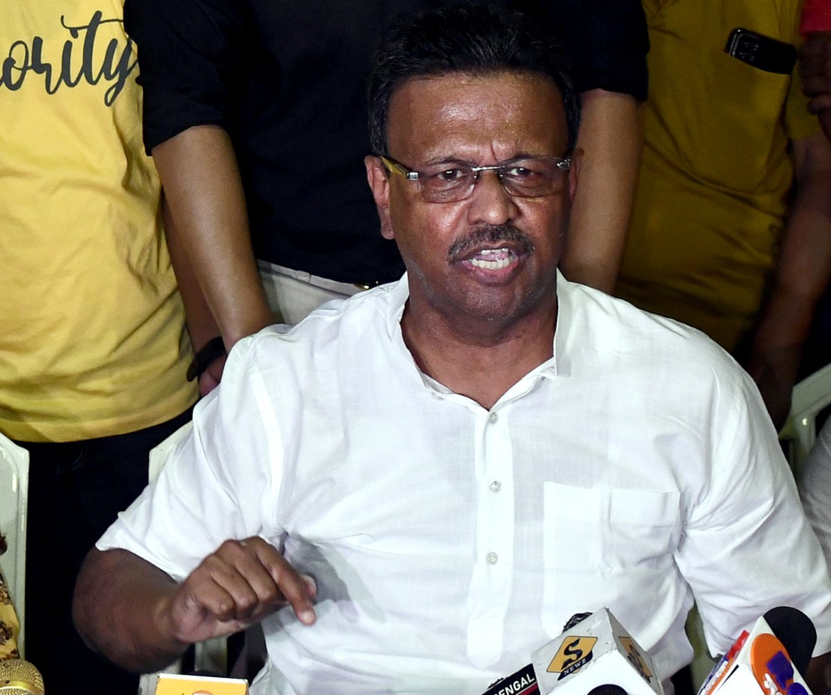 TMC's Firhad Hakim resigns as Kolkata mayor, says he wants to leave with  'head held high'