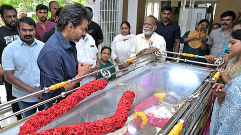  Tamil Nadu Chief Minister Thiru. S. Joseph Vijay visited the residence of the late director Imayam Thiru. Bharathiraja, who passed away today (10.06.2026) 