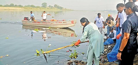 CM Rekha Gupta at Dashmesh Ghat in Geeta Colony on Sunday 