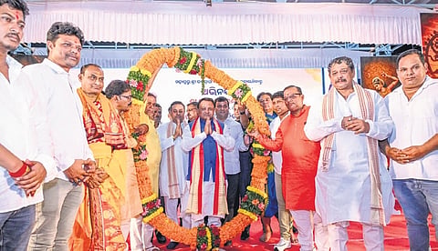 Chief Minister Mohan Charan Majhi being feliciated in Puri on Monday