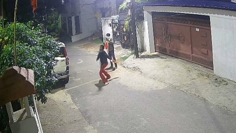 According to the police, two miscreants tried to throw petrol-filled sauce bottles into the RSS office premises late Tuesday night. However, both bottles fell just before reaching the boundary wall. 