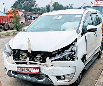 The damaged vehicle of Health Minister Mukesh Mahaling 