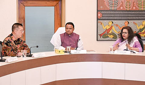 Chief Minister Mohan Charan Majhi in discussion with Singapore High Commissioner to India, Simon Wong, at Lok Seva Bhawan