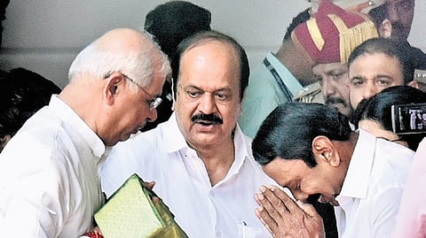 Governor R V Arlekar being received by Speaker J C D Prabhakar and Minister Sengottaiyan on Thursday 