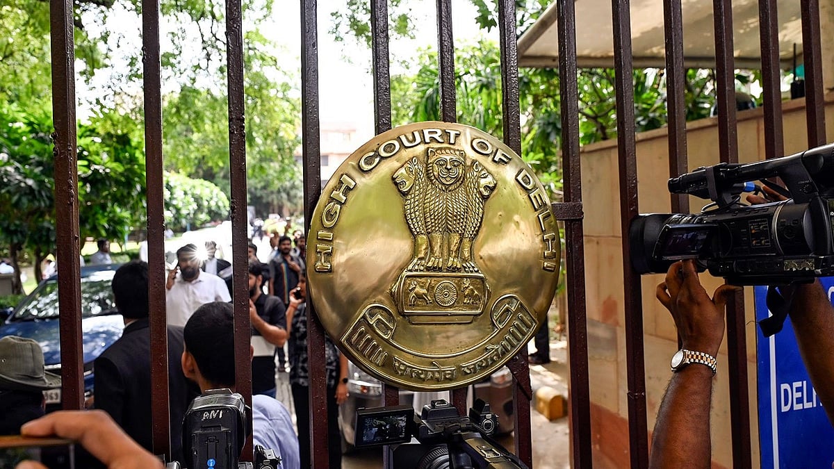 Delhi High Court: 'Footpaths cannot be encroached upon' as it refuses to halt jhuggies demolition; MCD must arrange last rites spaces