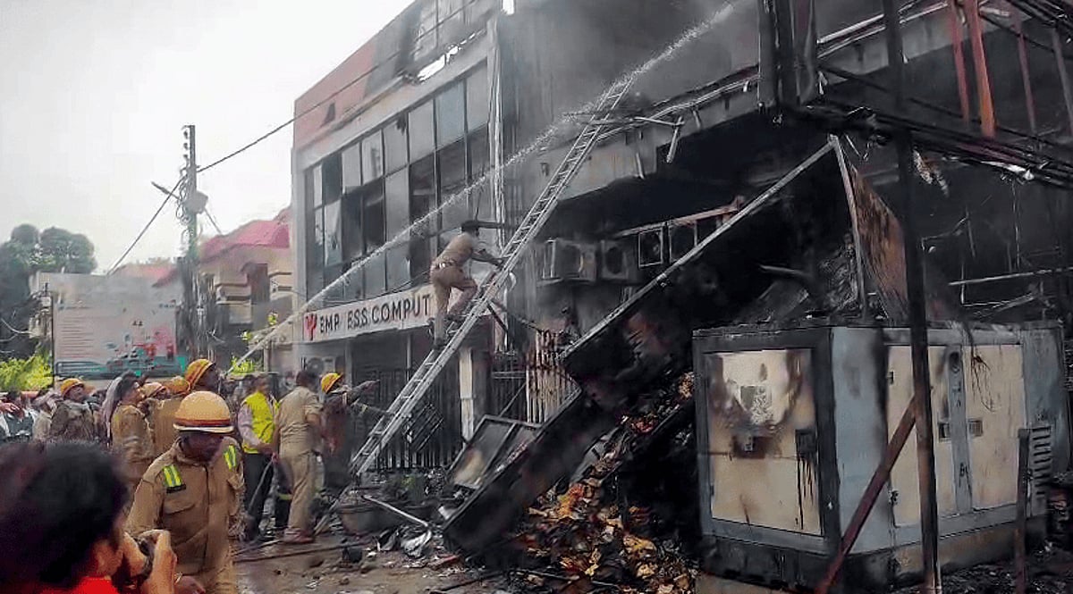 At least 15 killed, five injured in fire at Lucknow commercial building; rescue operations underway