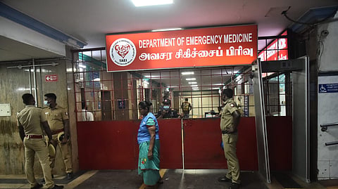 Doctors at Government Stanley Medical College Hospital said several of the affected workers were brought in with cardiac arrest, altered sensorium, coma, and nasal bleeding, indicating exposure to high concentrations of the gas.