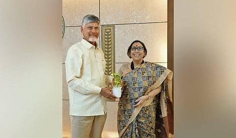 The New Indian Express Editor Santwana Bhattacharya  calls on CM Naidu at the Secretariat on Tuesday.