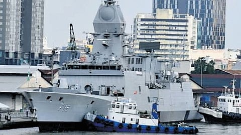 The ships were received by personnel of the Vietnam People’s Navy, representatives of the Ho Chi Minh City People’s Committee and port authorities. 