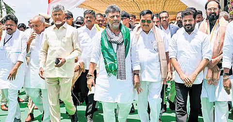 Andhra Pradesh CM Chandrababu Naidu, Karnataka CM DK Shivakumar, Union Jal Shakti Minister CR Patil, Telangana CM A Revanth Reddy and others at the inauguration of the 33 new gates at the Tungabhadra Dam near Hosapete on Thursday.