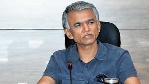 Bengaluru Development Minister Krishna Byre Gowda chairs a review meeting on status of footpaths.