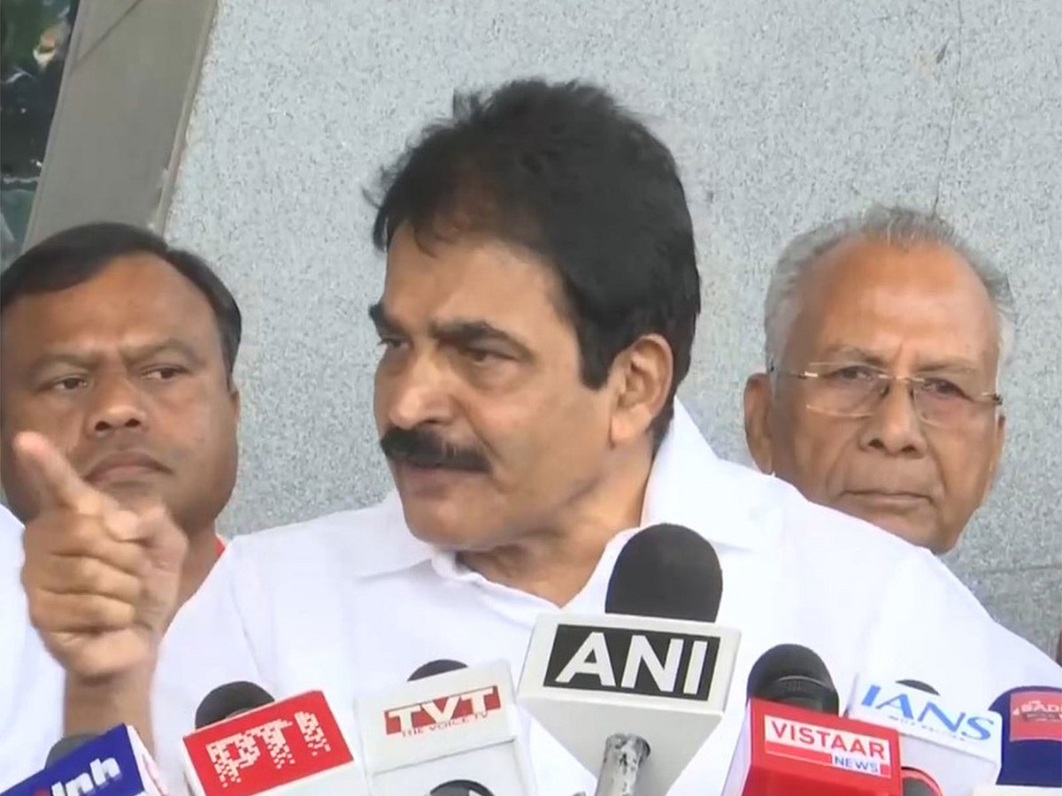 Congress moves privilege notice against Defence Minister over alleged 'misleading' statement in Lok Sabha