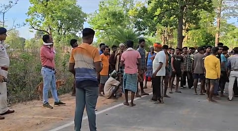 As tensions escalated, a contingent of police forces was deployed to prevent the situation from spiralling into major violence.
