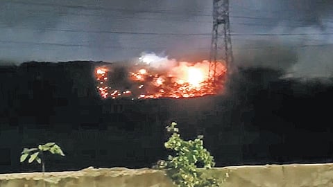The fire that broke out at the Kodungaiyur landfill.