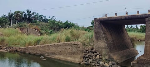 Existing bridge across the Yerra Kaluva.