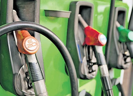 Opposition unites against E20 petrol mandate as Congress and AAP allege widespread vehicle damage