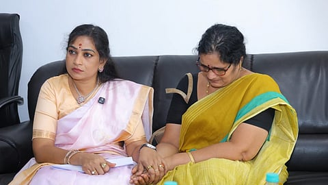 Home Minister Anitha meets Radha Gayatri's parents in Visakhapatnam on Monday. 