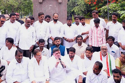 Ministers Ponnam Prabhakar, Adluri Laxman Kumar and Md Azharuddin wait for BRS leaders for a public debate on allegations of corruption at Gurukul hostels at Gun Park