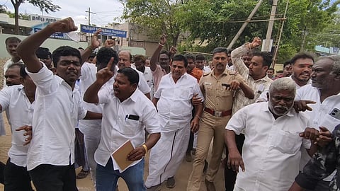 Condemning the police action against the sitting MLA, DMK cadres led by Corporation Mayor Jegan Periyasamy staged a protest outside the SP office. Another group of DMK cadres staged a road blockade at Authoor and argued with police personnel.