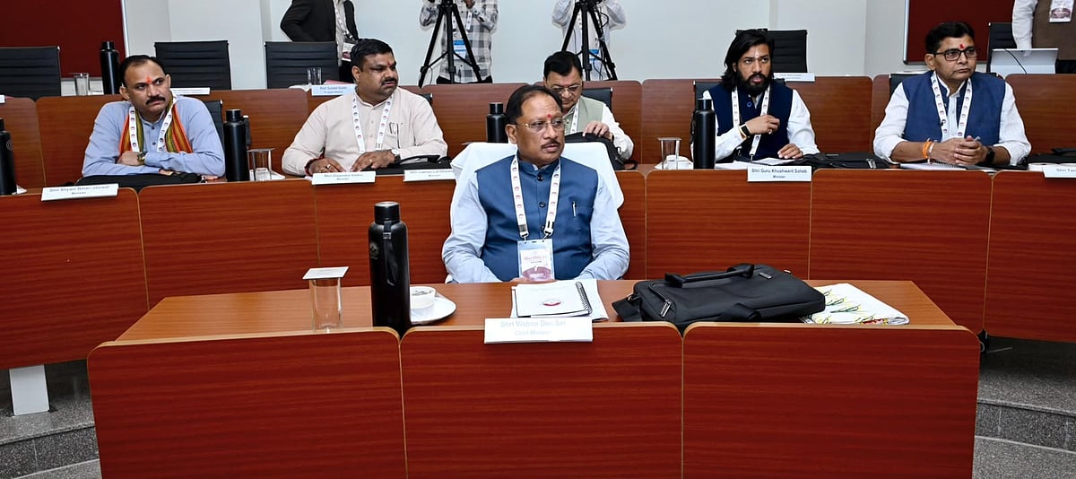 Chhattisgarh CM Vishnu Deo Sai ended Chintan Shivir 3.0 with a yoga session at IIM Raipur; cabinet underwent tech, strategy training