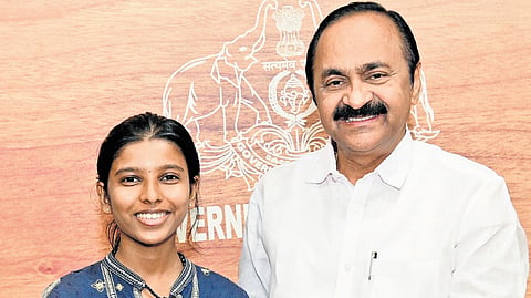Keerthana Sara Kiran with 
Chief Minister V D Satheesan 