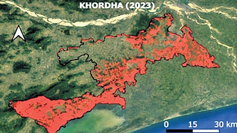 A map shows the expanding thermal hotspot for Khurda district.