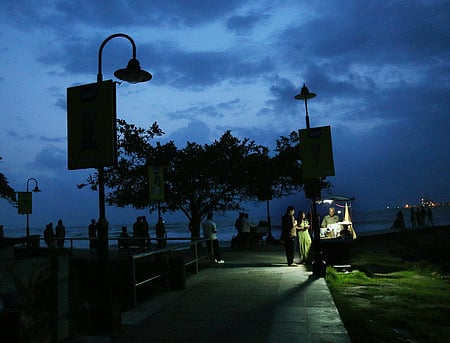 More than 75 families residing in KS Nagar of Balakrishnapuram panchayat in Dindigul have been living without streetlights for nearly 15 years.