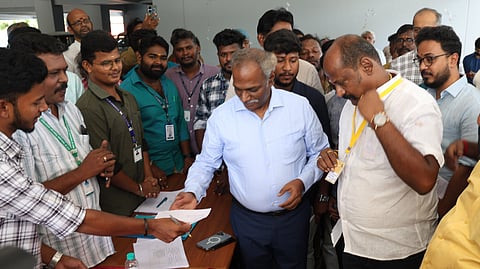 Minister Vijay Tamilan Parthiban and members of drivers’ unions at the meeting on Thursday.