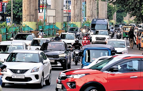 Numbers such as 7777 continue to be among the most sought-after in the KL-07 series, while 0001 remains the costliest notified registration number. 