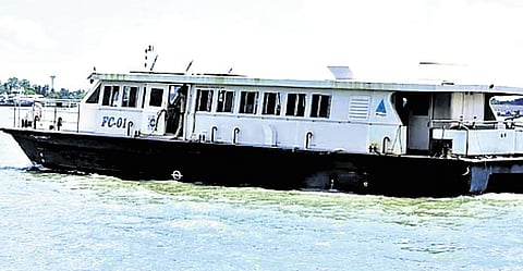 solar-powered passenger boats 