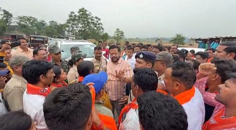 As the situation became tense, a police team led by Badmal IIC Dilip Behera reached the spot to pacify the party workers. 