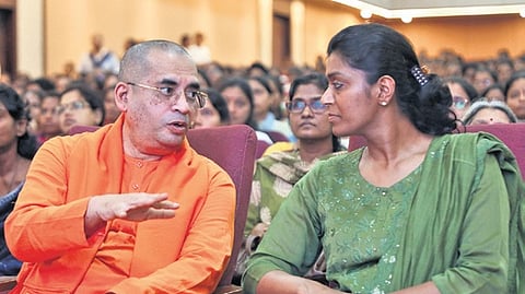 Swami Bodhamayananda, Adhyaksha of Ramakrishna Math, Hyderabad interacts with Rakshitha Krishna Murthy, DCP Secunderabad during the inauguration of Shraddha VBK 2026-27 